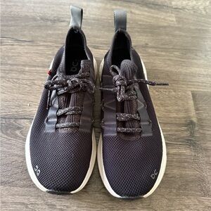 On running sneakers size 8.5